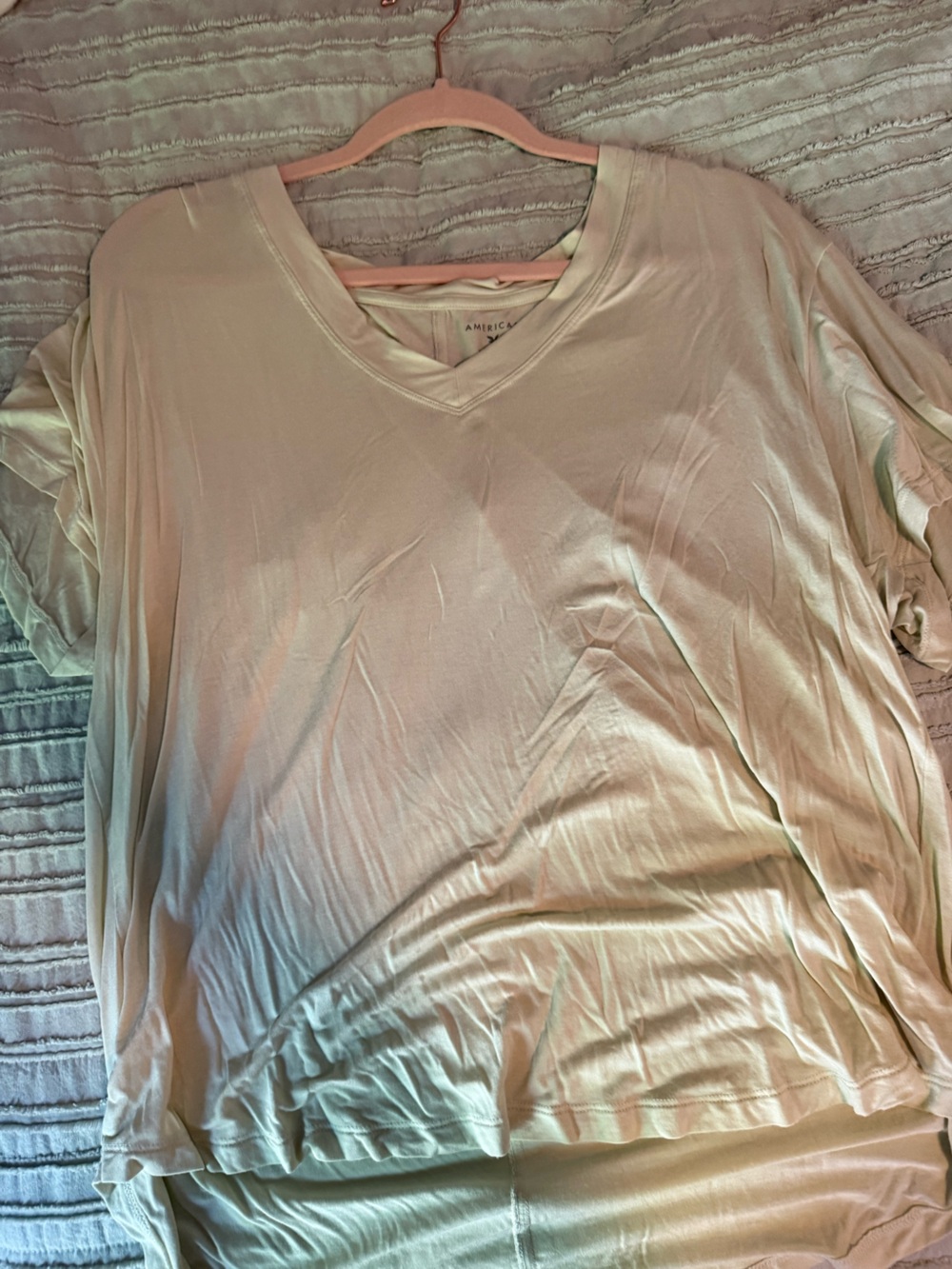 American Eagle Outfitters Light Sage V-Neck Short Sleeve Tee